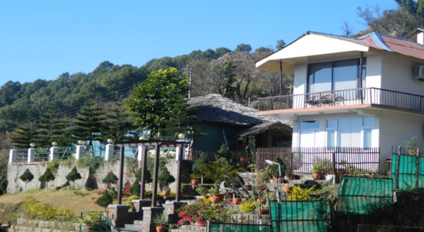 The Exotica Hotel Dharamshala Bagian luar foto